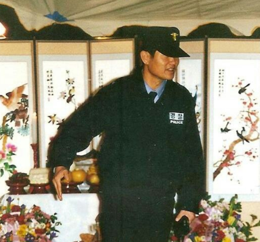 1990년. 서울 서부경찰서 녹번파출소 소속 한상욱 경위의 아버지인 한준수씨(85)의 모습. 한씨는 1998년 경위로 정년퇴직했다./사진제공=한상욱 경위