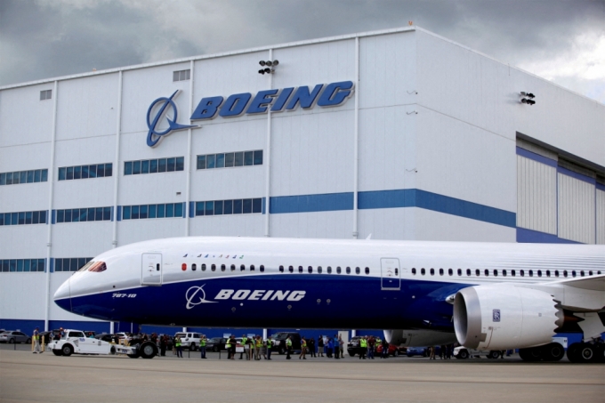 : A Boeing 787-10 Dreamliner taxis past the Final Assembly Building at Boeing South Carolina in North Charleston, South Carolina, United States, March 31, 2017. REUTERS/Randall Hill/File Photo/==1