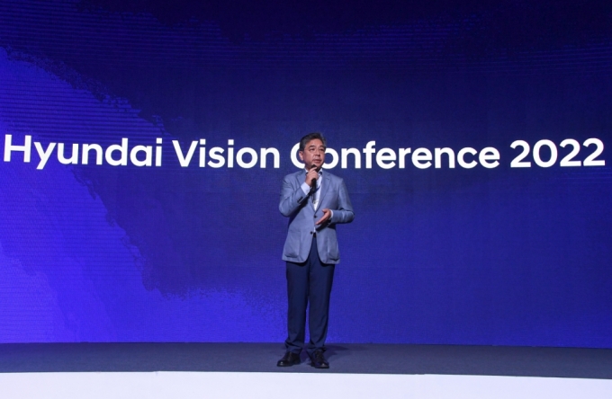 지난 3일 열린 현대 비전 컨퍼런스(Hyundai Vision Conference)에서 현대차 대표이사 장재훈 사장이 환영사를 하는 모습./사진제공=현대차.