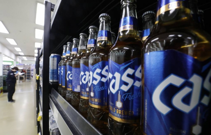 지난 3월 22일 서울의 한 대형마트에 맥주들이 진열돼 있다./사진=뉴시스