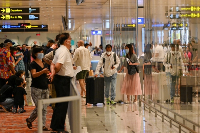 지난달 17일(현지시간) 싱가포르 창이공항의 입국장 모습/AFPBBNews=뉴스1