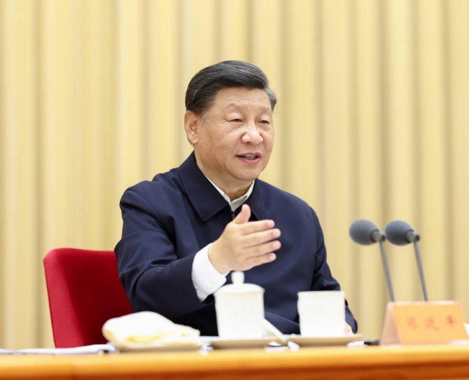 [베이징=신화/뉴시스] 시진핑 중국 국가주석이 27일 중국 베이징에서 열린 성부급 간부 세미나에 참석해 연설하고 있다. 시 주석은 "지난 10년간 3대 중요 사상과 과학적 발전관을 견지하고 신시대 중국 사회주의 사상을 전면적으로 관철했다"라며 "전략적 조치와 변혁적 실천으로 성과를 거뒀다"라고 자평했다. 2022.07.28.