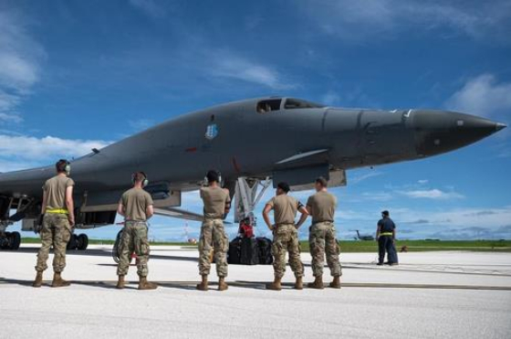 괌 앤더슨기지에 배치된 B-1B 전략폭격기/ⓒ미 태평양공군 제공