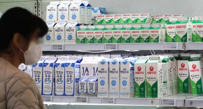 서울 시내 대형마트에 진열된 우유. /사진= 뉴시스
