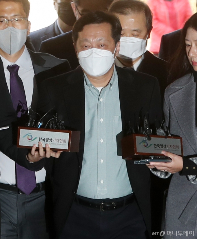 [사진]'대장동 뇌물수수' 정진상 법원 출석