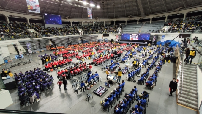 27일서울 장충체육관에서 열린 '2022 글로벌 PRC 로봇 코딩 대회' 본선에 전국 1000여명의 초등학생들이 참여했다. /사진=최태범 기자 