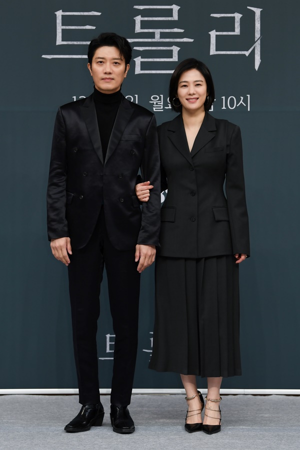 박희순(왼쪽) 김현주, 사진제공=SBS