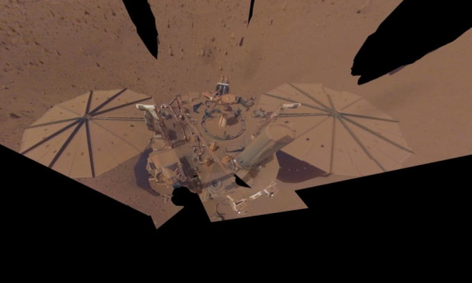 미국항공우주국(NASA)의 무인 화성 탐사선 &#039;인사이트&#039;(InSight)가 먼지에 뒤덮이고 지구와 연락이 끊겼다. / 사진=미국항공우주국(NASA)