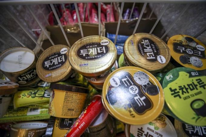 서울시내 한 편의점에 아이스크림이 진열되어 있다. /사진= 뉴시스