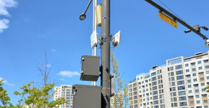 경기 성남시 수정구 위례 창곡천 일대에 설치된 공공와이파이 접속장치(AP)/사진제공=성남시