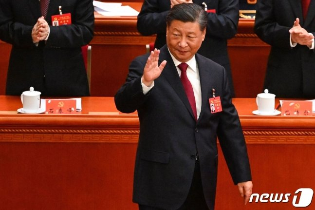 시진핑 중국 국가주석이 2022년 10월 16일 (현지시간) 베이징 인민대회당에서 열린 제20차 중국 공산당 전국대표대회(당 대회) 개막식에 등장했다. /ⓒ AFP=뉴스1