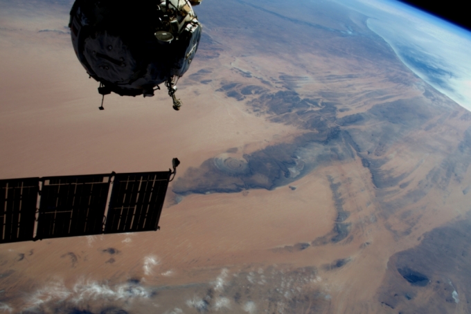  사하라 사막의 서쪽에 있는 리차트 구조(Richat Structure) 지형. / 사진=미국항공우주국(NASA)