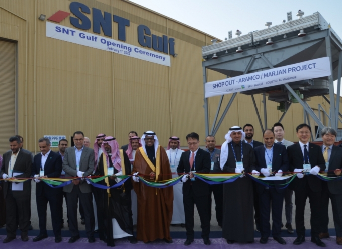 SNT에너지 자회사인 SNT걸프가 사우디아라비아 담맘에서 공장 증설 기념식을 하고 있다./사진제공=SNT모티브