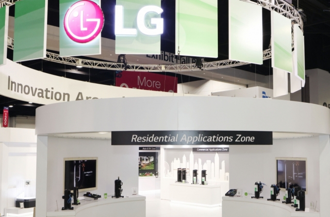 LG전자가 현지시간 2월 6일부터 8일까지 미국 애틀란타에서 열리는 북미 최대 공조전시회 'AHR 엑스포 2023'에서 차별화된 고효율 공조솔루션을 대거 선보인다. 차별화된 에너지 절약 경쟁력을 가진 고효율 부품솔루션을 소개하는 LG전자 전시관 전경/사진제공=LG전자