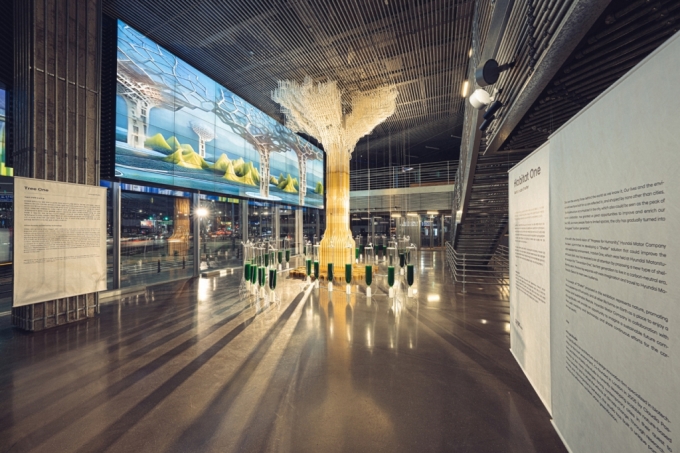 현대자동차는 18일부터 5월까지 2달간 '현대 모터스튜디오 서울'에서 탄소중립 시대의 미래 도시 비전을 제시한 '해비타트 원'을 개최한다.  사진은 '트리 원'. /사진제공=현대자동차.