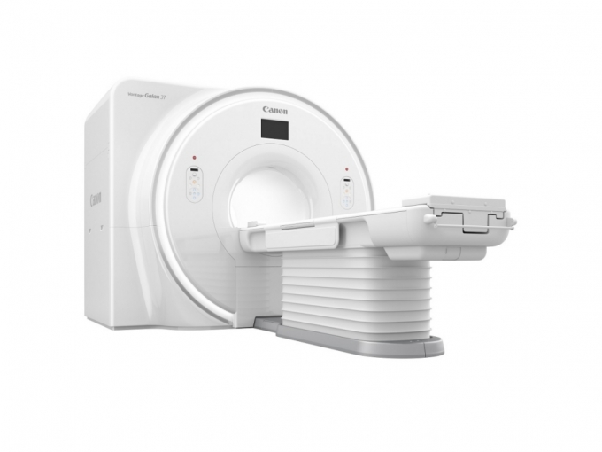 인공지능 기술을 탑재해 검사 시간을 기존보다 2~3배 줄인 최신 MRI(Vantage Galan 3T). 제품 사양에 따라 환자는 누운 채로 유튜브 영상을 볼 수 있다./사진=캐논메디칼시스템즈코리아 
