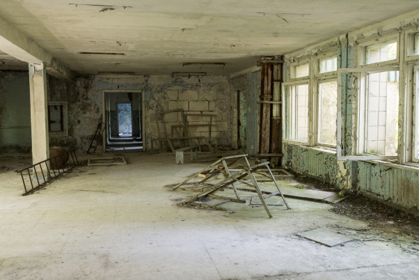 체르노빌 인근 프리퍄트의 버려진 건물 내부/사진= 게티이미지 