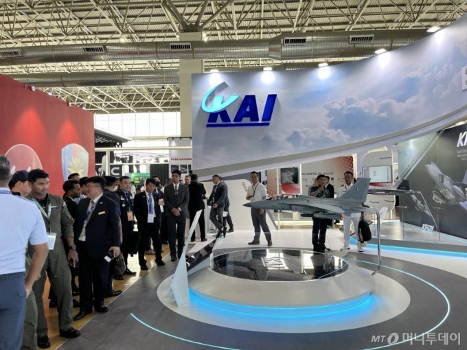 말레이시아 랑카위에서 막을 올린 '리마(LIMA) 2023'의 한국항공우주산업(KAI) 부스 모습 /사진=이세연 기자 