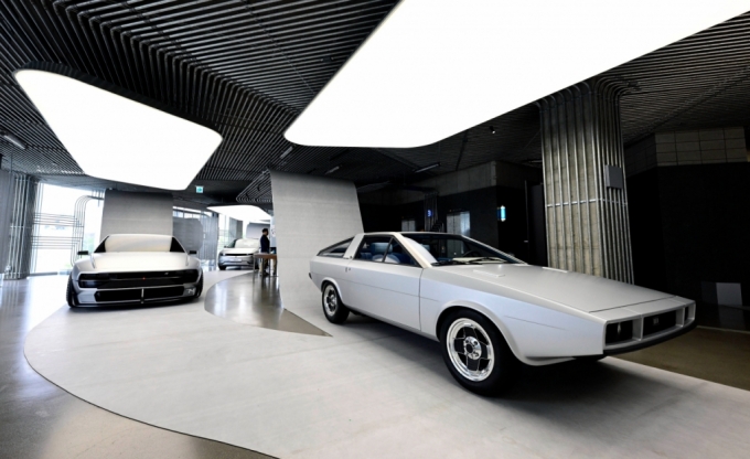 7일 오후 4시 서울 강남구 현대모터스튜디오 서울에서서 열린 '포니의 시간' 사전행사에 현대차 포니 복원 모델이 전시돼있다/사진제공=현대차