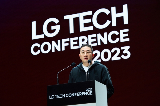 구광모 LG 대표가 지난 3월16일 서울 마곡 LG사이언스파크에서 열린 LG테크콘퍼런스에서 오프닝 스피치를 하고 있다. /사진제공=(주)LG