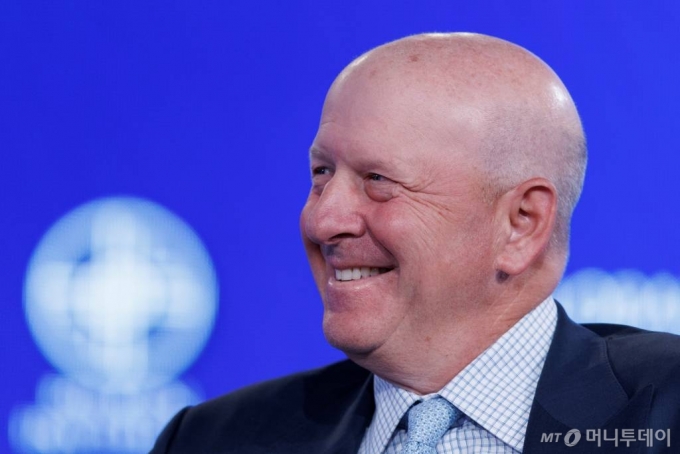 David Solomon Chairman and CEO, Goldman Sachs speaks at the 2022 Milken Institute Global Conference in Beverly Hills, California, U.S., May 2, 2022. REUTERS/Mike Blake /사진=로이터=뉴스1