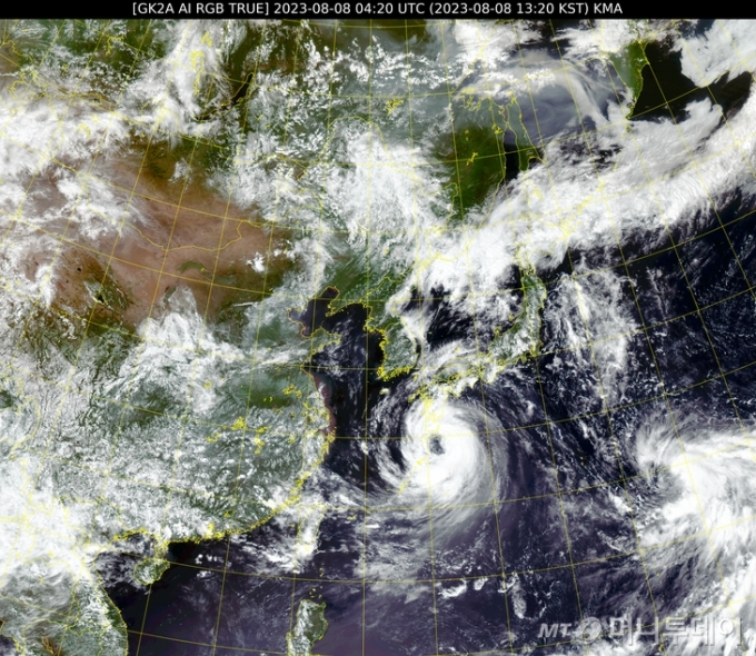 8일 낮 1시20분 기준 천리안2A위성이 관측한 동아시아 지역 천연색(AI) 합성 영상./사진=기상청 날씨누리