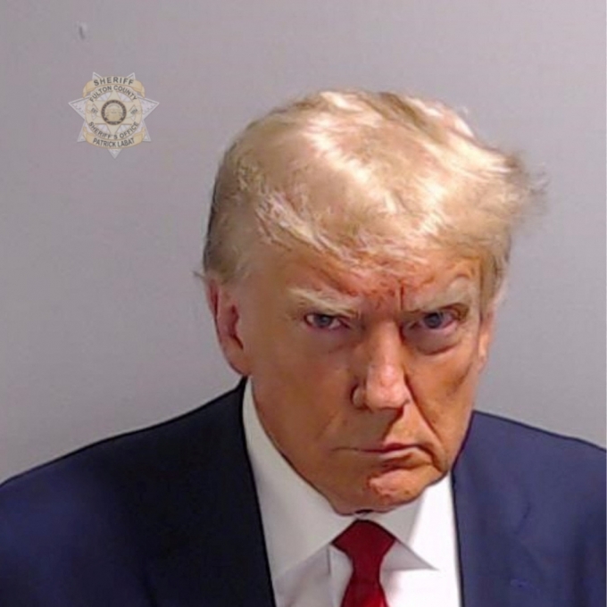  24일(현지시간) 미국 조지아주 풀턴 카운티 구치소에서 찍힌 트럼프 전 대통령의 머그샷/로이터=뉴스1