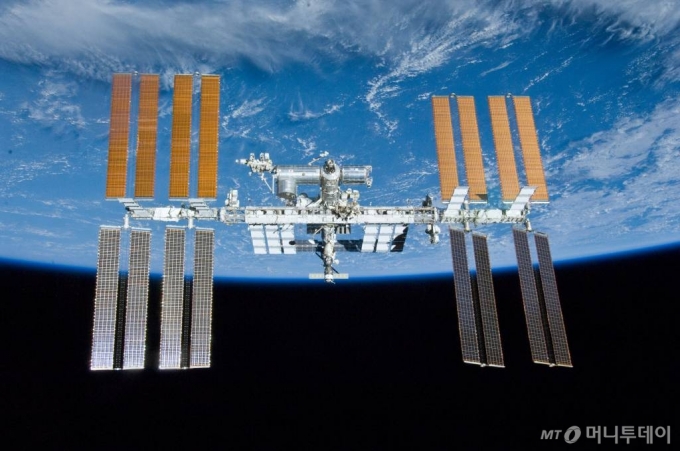 국제우주정거장(ISS) 모습. 우주강국은 우주정거장에서 우주의학, 우주태양광 등 각종 연구를 수행한다. / 사진=머니투데이DB