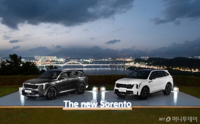 기아가 서울 광진구 워커힐호텔앤리조트에서 '더 뉴 쏘렌토 포토 미디어 데이'를 열고 중형 SUV 쏘렌토의 4세대 상품성 개선 모델을 최초 공개했다./사진제공=현대차그룹