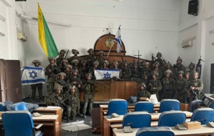하마스 의사당을 점령한 이스라엘군/사진=엑스 갈무리