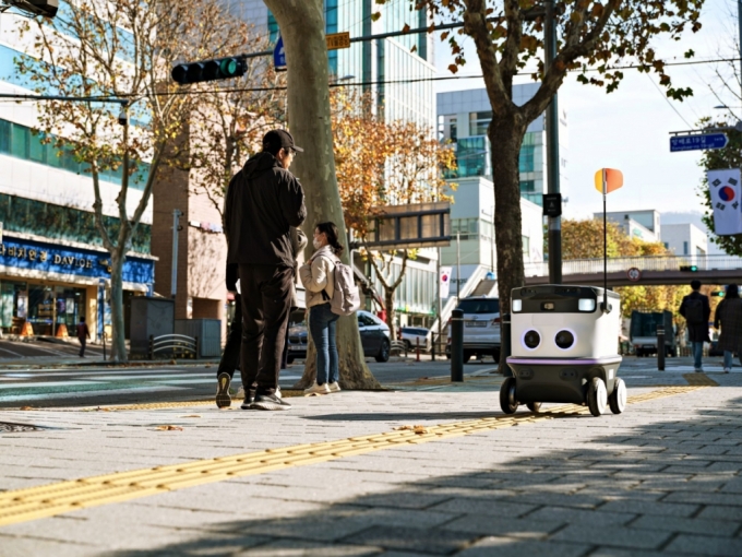 역삼역 테헤란로에서도 로봇 배달…뉴빌리티, 20일부터 서비스