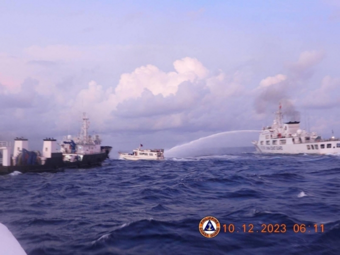 10일 중국과 필리핀 선박이 남중국해 영유권 분쟁 해역에서 이틀 연속 충돌했다. /사진=필리핀 해안경비대(PCG) 대변인 제이 타리엘라 엑스(옛 트위터) 계정