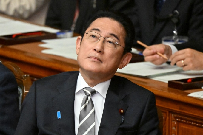 기시다 후미오 일본 총리가 13일(현지시간) 일본 제1야당이 제출한 '내각 불신임 결의안' 표결이 이뤄지는 임시 국회에 참석했다. /AFPBBNews=뉴스1
