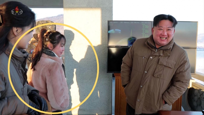 조선중앙TV가 지난 18일 발사된 신형 ICBM 화성-18형 발사 장면을 19일 보도했다. 이날 발사에는 김정은 북한 국무위원장과 부인 리설주 씨, 딸 주애 양이 동행했다./사진=조선중앙TV 캡처, 뉴시스