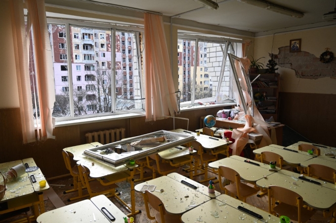 29일(현지시간) 러시아의 폭격을 받은 우크라이나 리비우의 한 학교의 모습/AFPBBNews=뉴스1