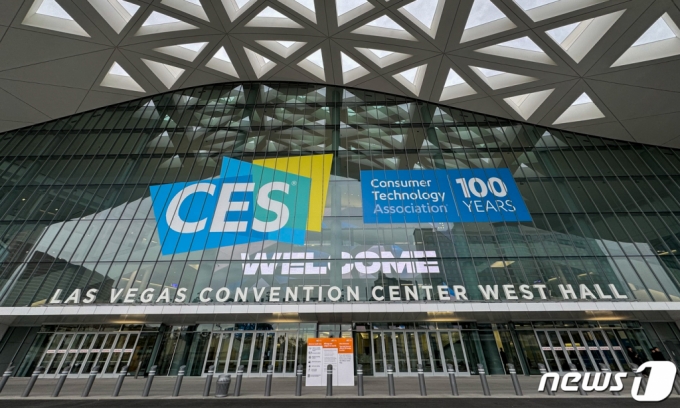 세계 최대 가전·IT(정보기술) 전시회 'CES 2024' 개막을 사흘 앞둔 6일(현지시간) 오후 미국 네바다주 라스베이거스 컨벤션센터/사진=뉴스1
