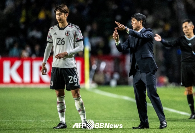 모리야스 하지메(오른쪽) 일본 축구 대표팀 감독과 이토 히로키. /AFPBBNews=뉴스1