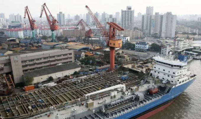 중국 내 한 조선소에서 선박건조작업이 진행 중이다. /사진=바이두 캡쳐