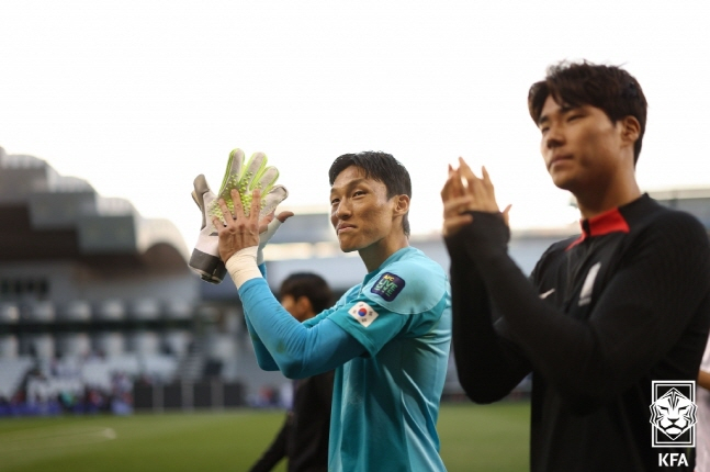 김승규(왼쪽)과 송범근. /사진=대한축구협회