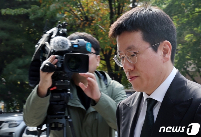 주가 시세조종 관여 의혹이 제기된 배재현 카카오 투자총괄대표가 지난해 10월 18일 오후 구속 전 피의자심문(영장실질심사)을 받기 위해 서울 남부지방법원에 출석하고 있다. /사진=뉴스1