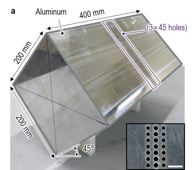 연구팀이 실제 제작한 메타물질의 모습. 넓은 면적의 알루미늄 금속 위에 구멍 여러 개를 연속적으로 낸 구조다. /사진=한국기계연구원