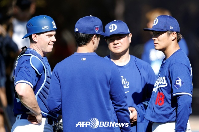 LA 다저스의 야마모토 요시노부(맨 오른쪽)./AFPBBNews=뉴스1