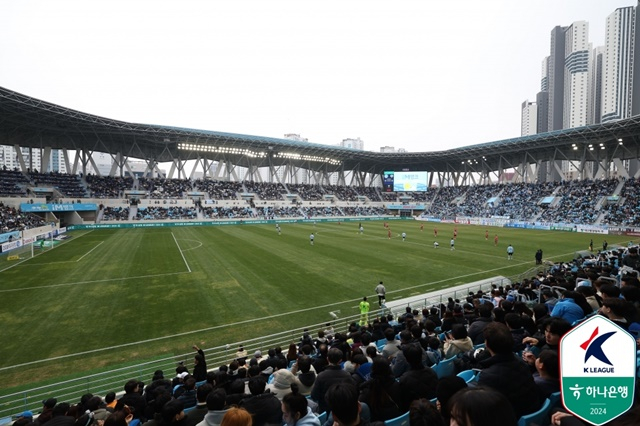 3일 DGB대구은행파크에서 열린 대구FC와 김천상무의 경기가 1만 2133명 매진을 기록했다. /사진=한국프로축구연맹 제공