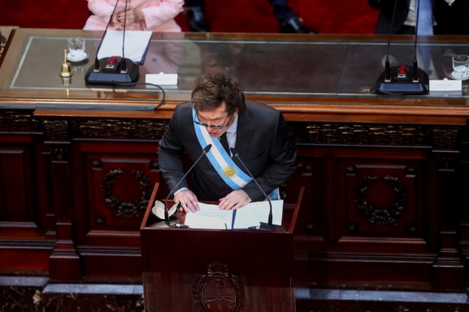 하비에르 밀레이 아르헨티나 대통령이 지난 1일(현지시간) 아르헨티나 의회에서 연설 중이다./로이터=뉴스1