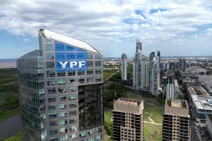아르헨티나 부에노스아이레스에 위치한 석유기업 YPF 본사 전경./AFPBBNews=뉴스1