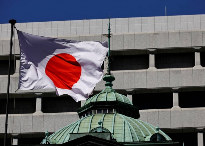 일본은행이 19일 17년 만에 첫 금리인상을 단행해 마이너스(-) 금리에서 8년 만에 탈출했다. /로이터=뉴스1 