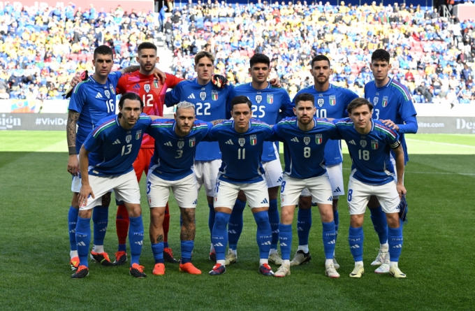 에콰도르와 친선 경기 전 사진을 찍는 이탈리아 선발 11인. /사진=이탈리아 국가대표팀 공식 사회관계망서비스(SNS)