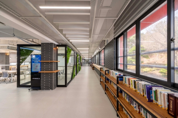 KCC의 '마이톤 스카이'가 시공된 마산제일고등학교 도서관