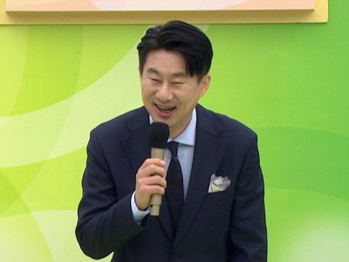 KBS1 음악 프로그램 '전국노래자랑'의 진행자 개그맨 남희석. /사진=전국노래자랑 공식 인스타그램
