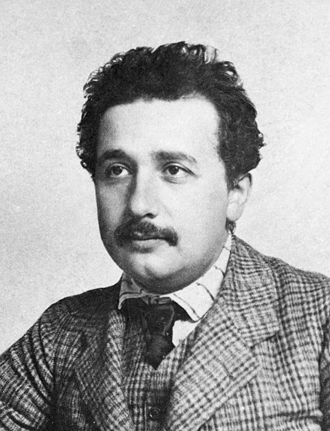 특허청 심사관으로 일하던 1904년의 아인슈타인. 그는 이듬해인 1905년에 발표한 논문 5편으로 최고의 학자로 거듭나게 된다./사진=위키피디아 캡쳐
